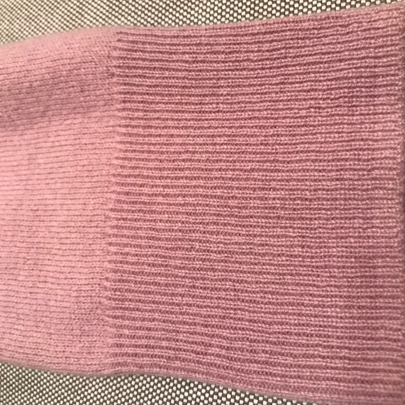 Joie. Tags attached. 100% Cashmere. Mauve, long sleeve. Size L - Picture 5 of 9